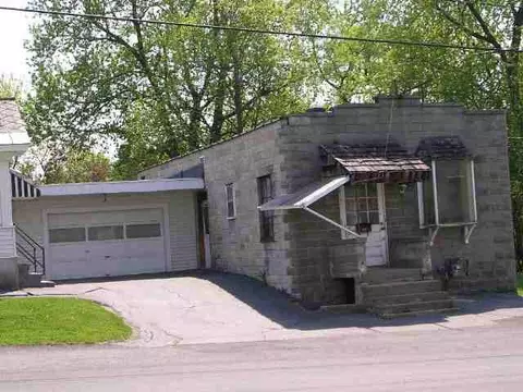 2 Hillside Ave, Schenectady, NY 12308 photo 3