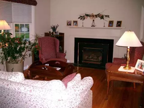 14 Arthur Ter, Slingerlands, NY 12159 photo 2