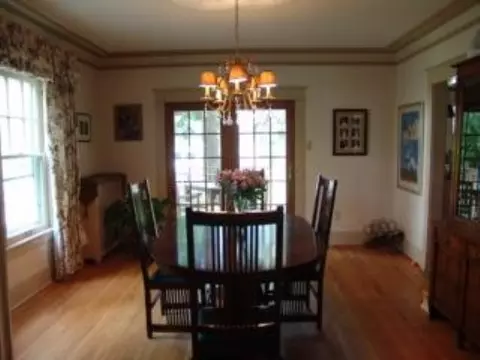 872 Wright Ave, Schenectady, NY 12309 photo 9