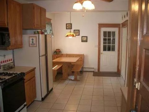 27 Manchester Rd, Schenectady, NY 12304 photo 2