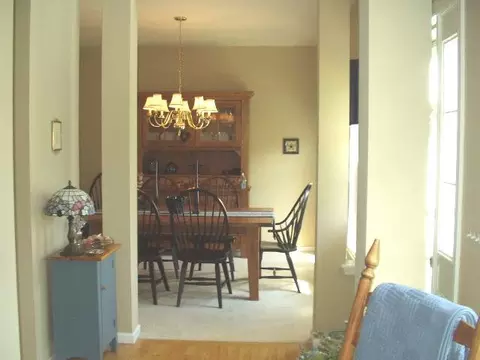 24 Timber Ln, Glenmont, NY 12077 photo 5