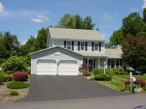 12 Lighthouse Dr, Halfmoon, NY 12188 photo 1