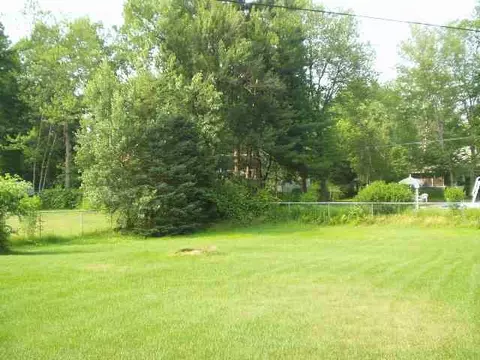 240 Pinewood Dr, Schenectady, NY 12303 photo 2