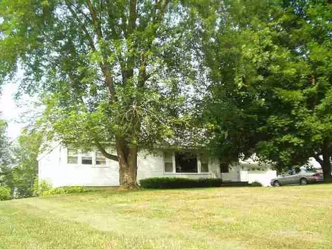 240 Pinewood Dr, Schenectady, NY 12303 photo 1
