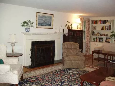 5 Concord Rd, Glenmont, NY 12077 photo 2