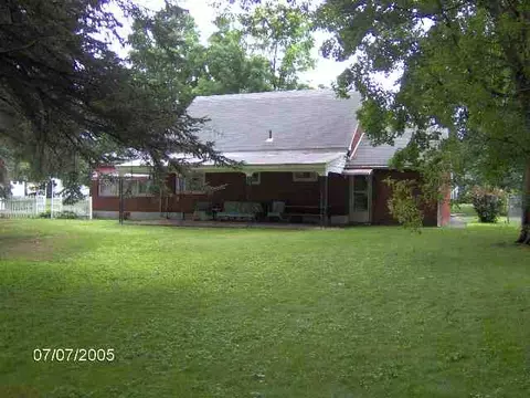 4 Colonial Dr, Schenectady, NY 12306 photo 2