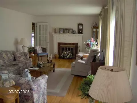 4 Colonial Dr, Schenectady, NY 12306 photo 4