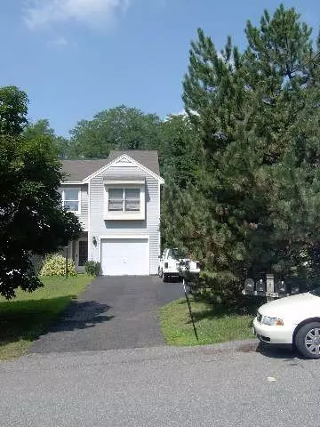 210 Walnut Ln, Slingerlands, NY 12159 photo 1