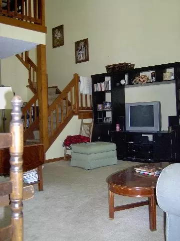 210 Walnut Ln, Slingerlands, NY 12159 photo 5