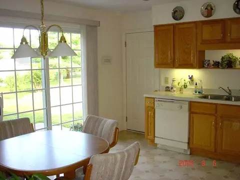 5 Amsterdam Ave, Glenmont, NY 12077 photo 2