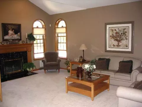 30 Siena Dr, Clifton Park, NY 12065 photo 4