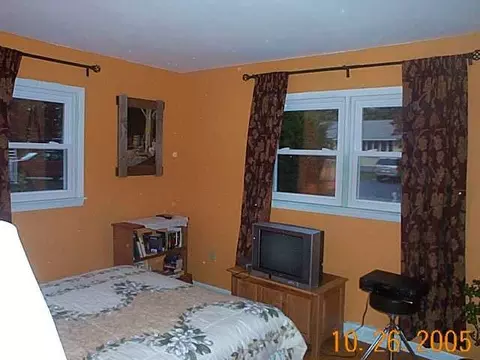 1218 Libby Ave, Schenectady, NY 12309 photo 3