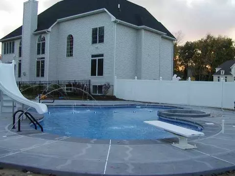 6 Dynamo Ct, Schenectady, NY 12309 photo 2