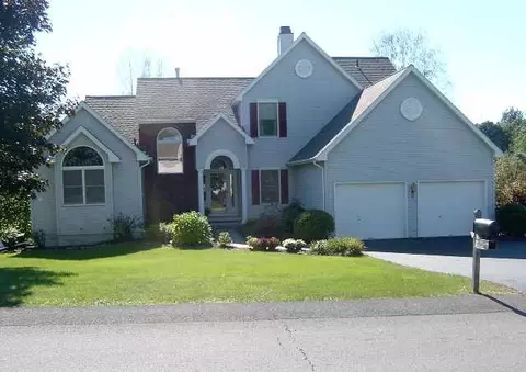 201 Wycham Ct, Slingerlands, NY 12159 photo 1