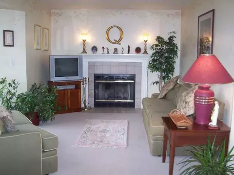 17 Trinity Pl, Selkirk, NY 12158 photo 6