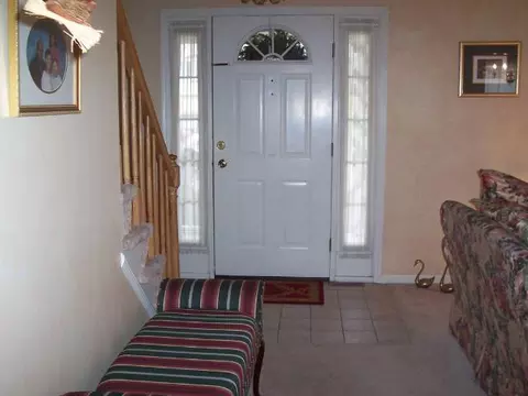 17 Trinity Pl, Selkirk, NY 12158 photo 2