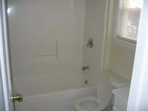22 Lighthouse Dr, Halfmoon, NY 12188 photo 10