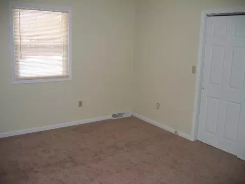 22 Lighthouse Dr, Halfmoon, NY 12188 photo 8