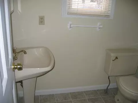 22 Lighthouse Dr, Halfmoon, NY 12188 photo 9