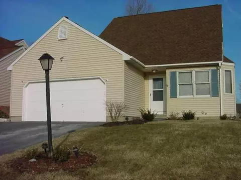 102 Cooks Ct, Clifton Park, NY 12065 photo 1