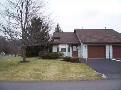 4 Sandhurst Dr, Slingerlands, NY 12159 photo 1