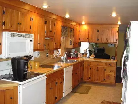 115 Jefferson Ave, Cobleskill, NY 12043 photo 5