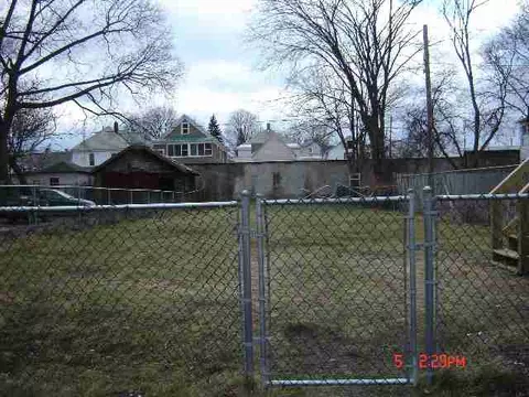 14 Division St, Schenectady, NY 12304 photo 2