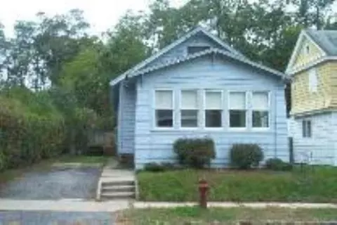 242 Robinson St, Schenectady, NY 12304 photo 1
