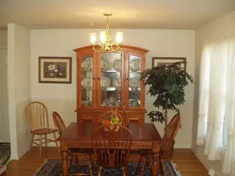 12 Jester Ct, Schenectady, NY 12304 photo 4