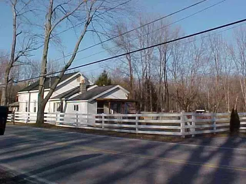 39 Dunsbach Rd, Halfmoon, NY 12065 photo 1