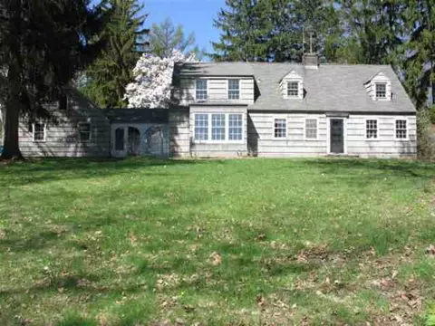 111 Simmons Rd, Glenmont, NY 12077 photo 4