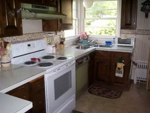 4 Pine St, Delmar, NY 12054 photo 3
