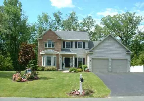 18 Hedgerose Ln, Delmar, NY 12054 photo 1