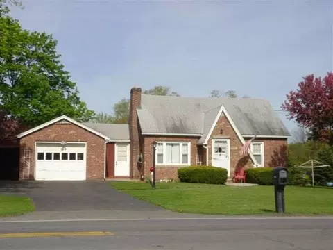 1685 River Rd, Selkirk, NY 12158 photo 1