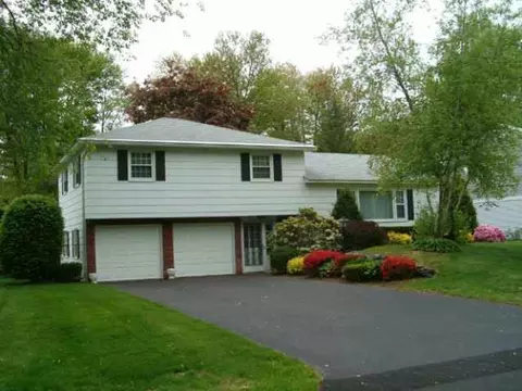 82 Devon Rd, Delmar, NY 12054 photo 1