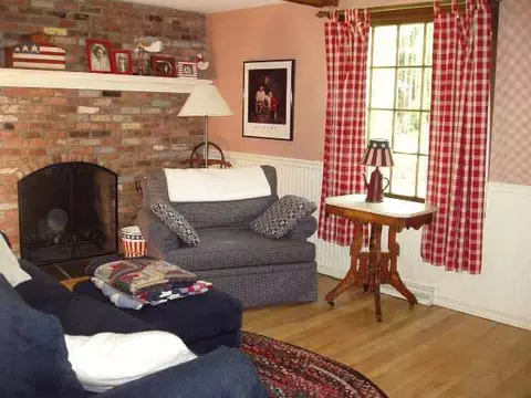 6 Olde Coach Rd, Glenmont, NY 12077 photo 2