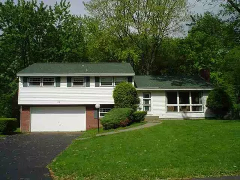 68 Dumbarton Dr, Delmar, NY 12054 photo 1