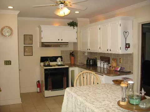 366 Kenwood Ave, Delmar, NY 12054 photo 3