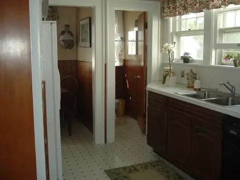809 Decamp Ave, Schenectady, NY 12309 photo 3