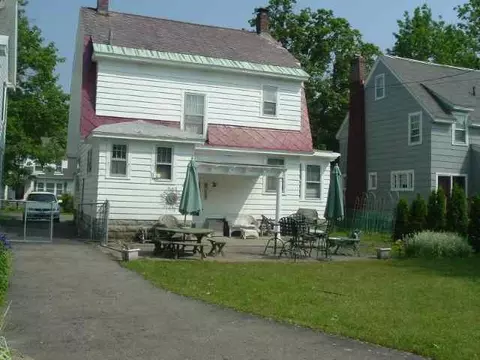 809 Decamp Ave, Schenectady, NY 12309 photo 2