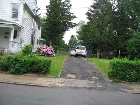 921 Harrison Ave, Schenectady, NY 12304 photo 4