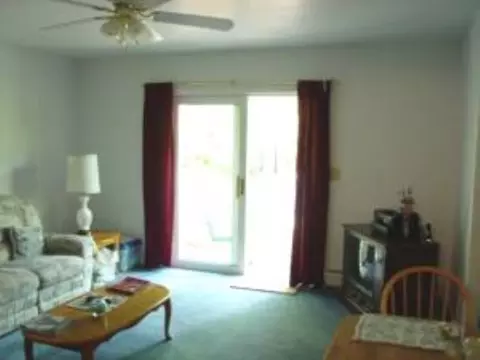 22 Beverly Dr, Albany, NY 12203 photo 4