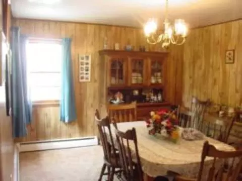 22 Beverly Dr, Albany, NY 12203 photo 3
