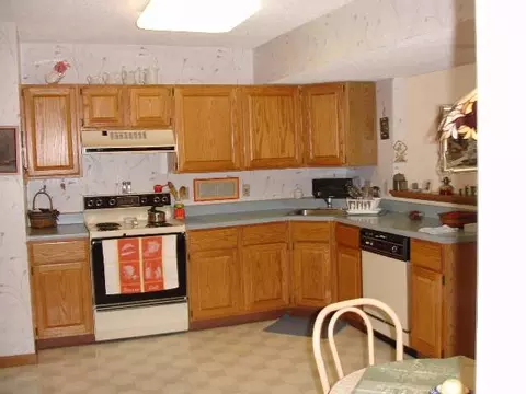 4 Standish Dr, Glenmont, NY 12077 photo 5