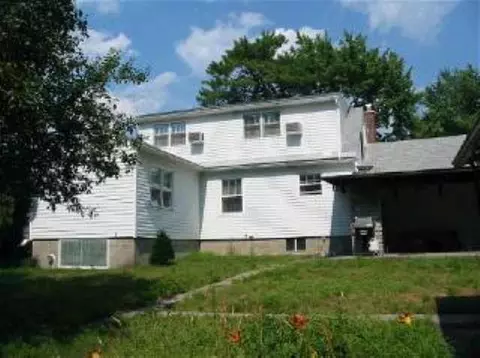 1717 Caldicott Rd, Schenectady, NY 12303 photo 2