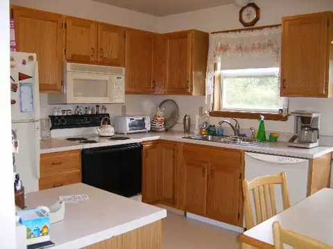 32 Trinity Pl, Selkirk, NY 12158 photo 4