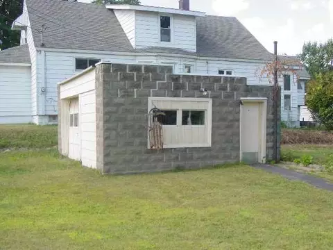 7 Fenwick Ave, Schenectady, NY 12304 photo 4
