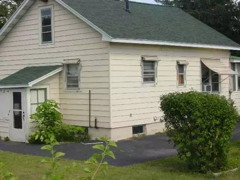 7 Fenwick Ave, Schenectady, NY 12304 photo 3