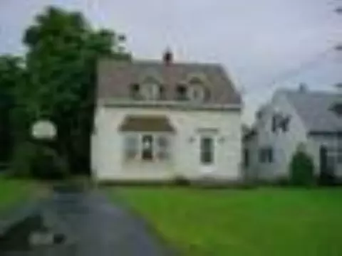 38 South St, Champlain, NY 12919 photo 1