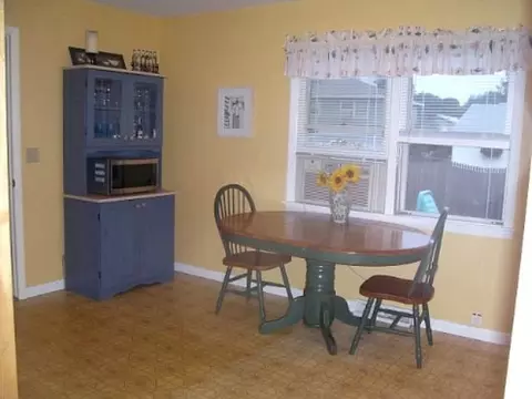 2 Adare Rd, Troy, NY 12180 photo 8